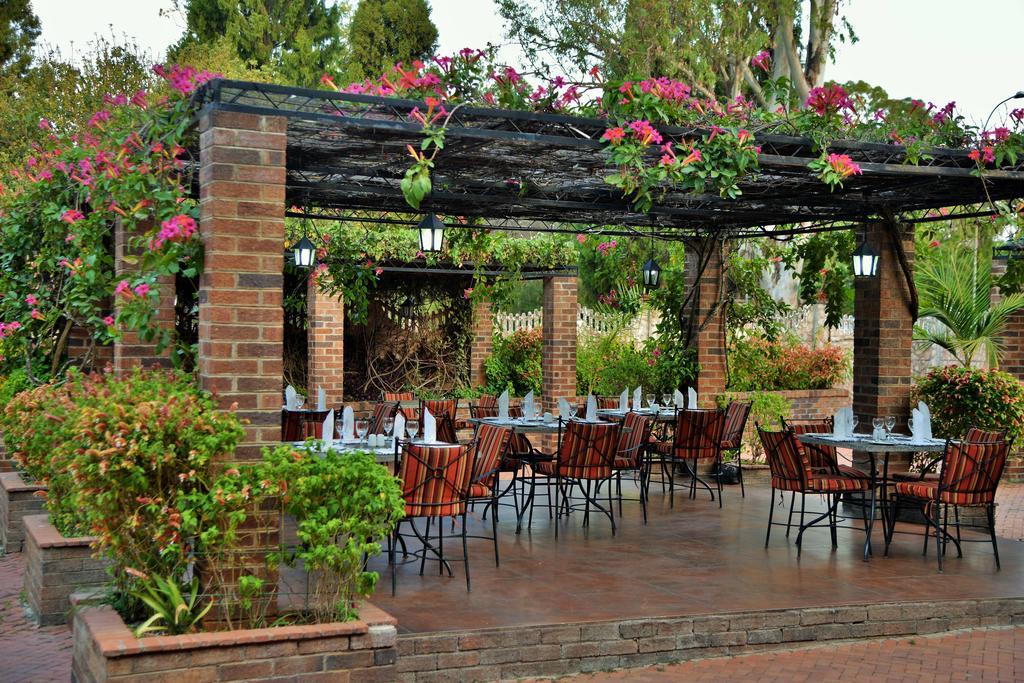 Cresta Churchill Hotel Bulawayo Zewnętrze zdjęcie