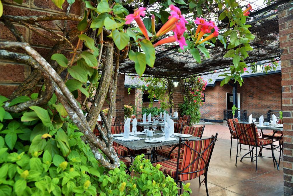 Cresta Churchill Hotel Bulawayo Zewnętrze zdjęcie
