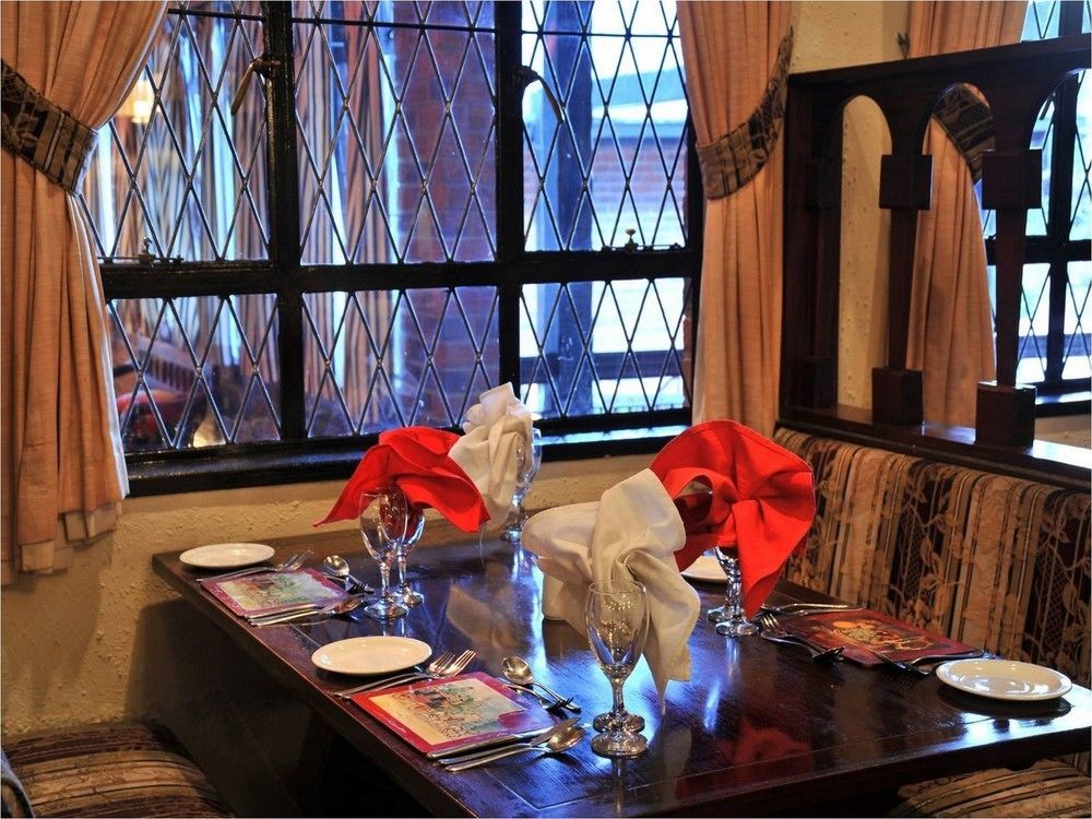 Cresta Churchill Hotel Bulawayo Zewnętrze zdjęcie